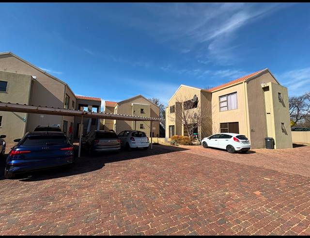 2 BEDROOM APARTMENT FOR SALE IN SASOLBURG EXT 23